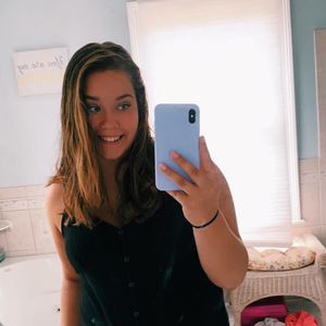 Meet your Posher, Lydia